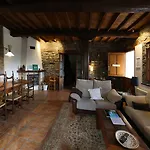 Casa De Aldea La Pumariega