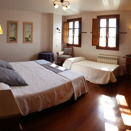 Bed & Breakfast Casa De Aldea La Pumariega 4*