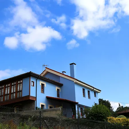 Casa De Aldea La Pumariega Bed & Breakfast
