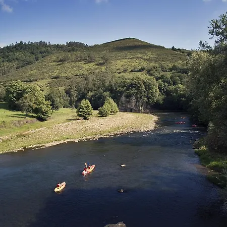 Casa De Aldea La Pumariega Bed and breakfast Caces