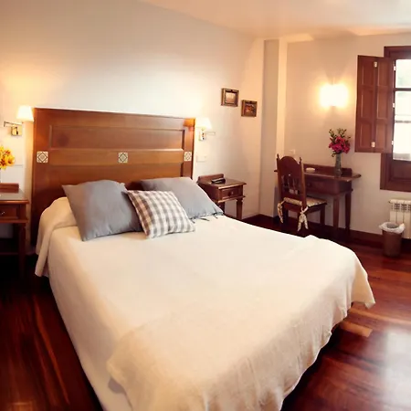 Casa De Aldea La Pumariega Bed and breakfast Caces