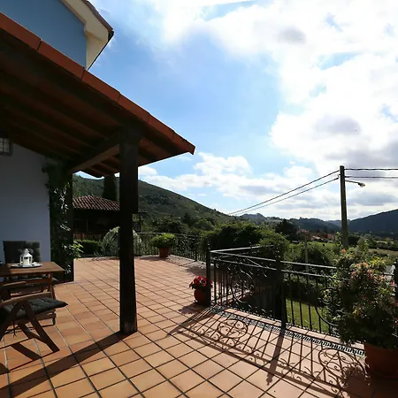 Alojamento de Acomodação e Pequeno-almoço Casa De Aldea La Pumariega