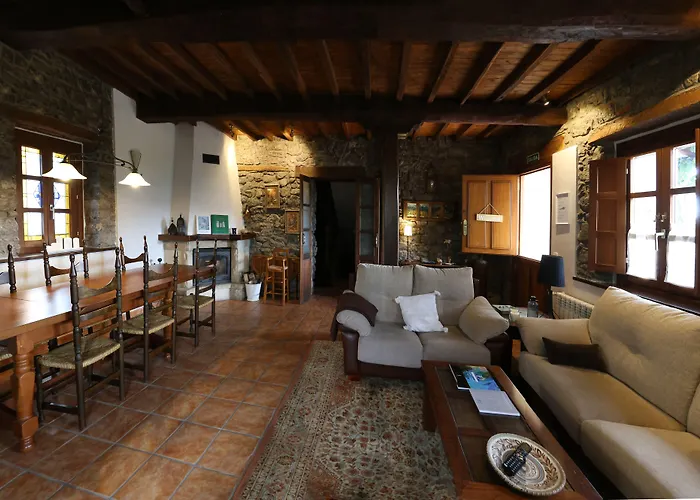 Casa De Aldea La Pumariega