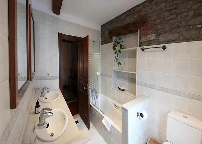 Casa De Aldea La Pumariega 4*